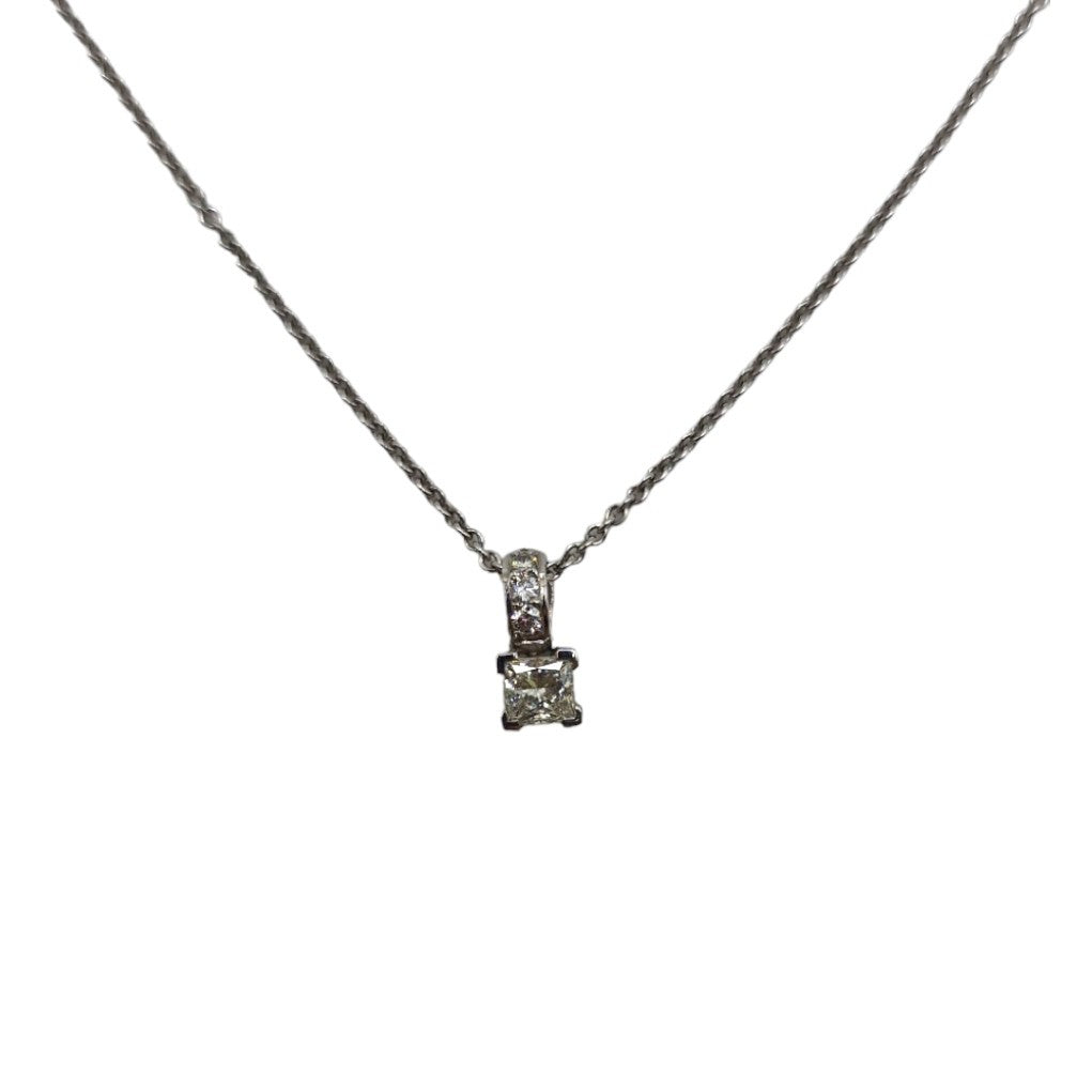 18ct White Gold Diamond Pendant and Chain