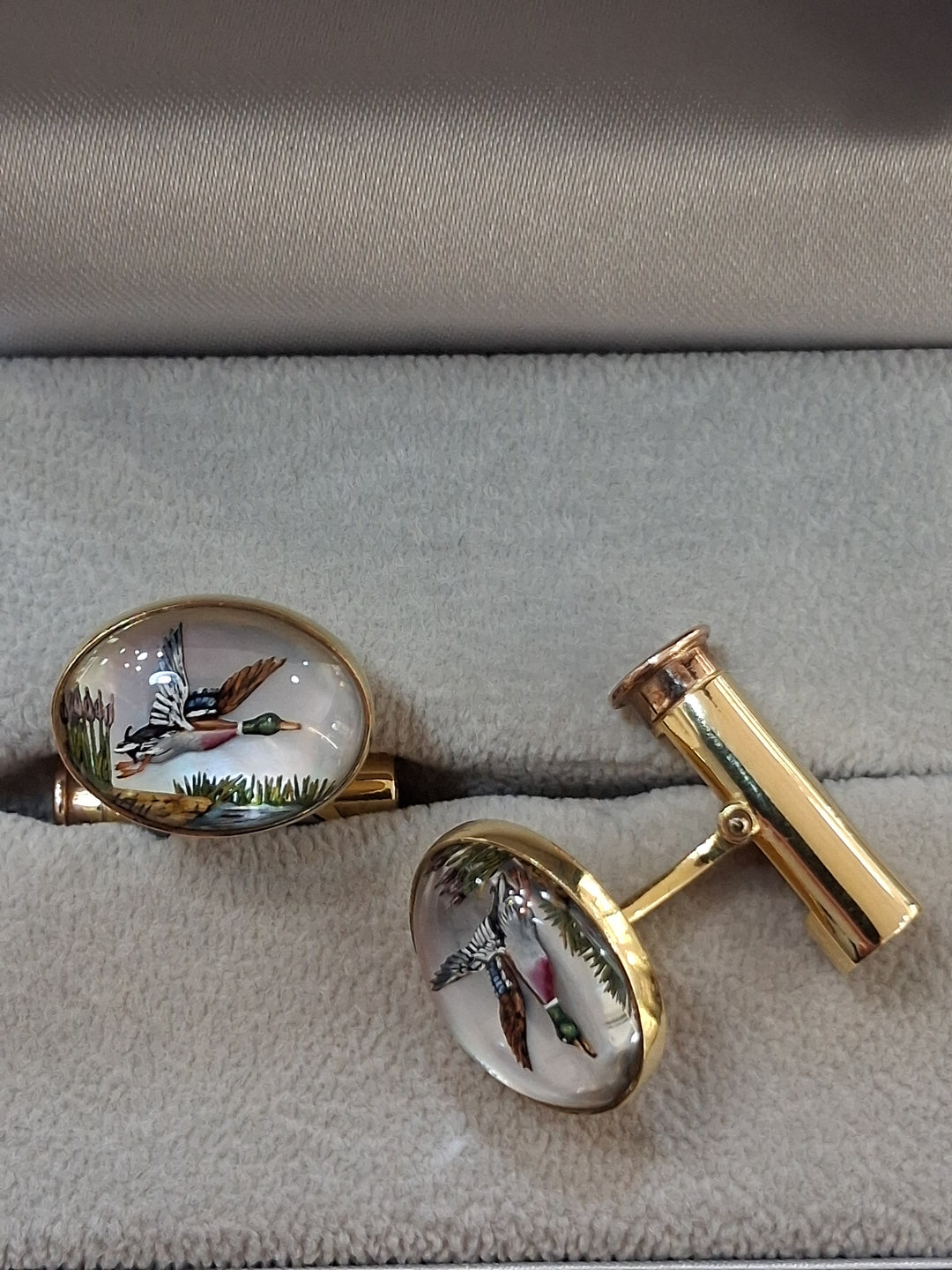 Deakin and francis 18ct yellow gold and hand painted rock crystal cufflinks.