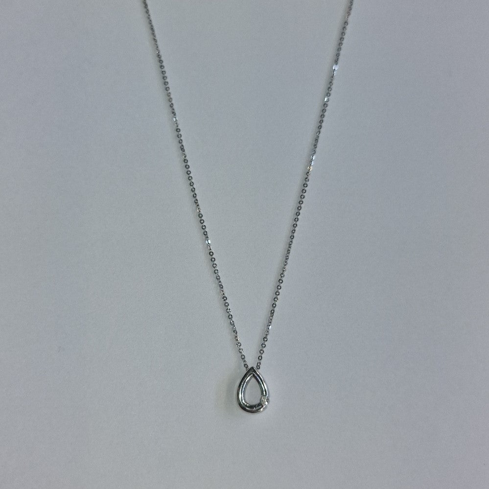 18ct White Gold Pendant and Chain