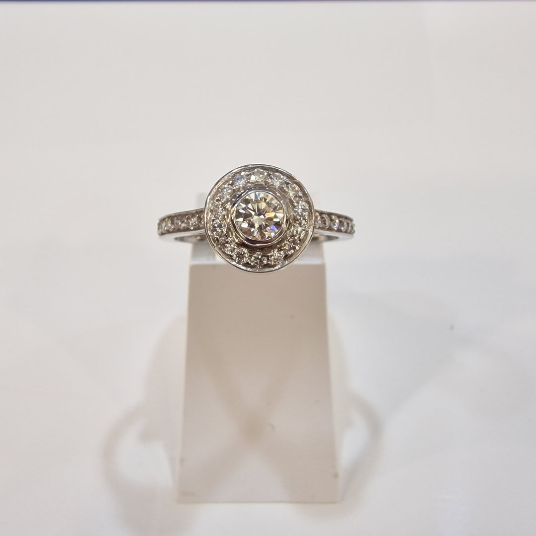 18ct White Gold Halo Diamond Ring