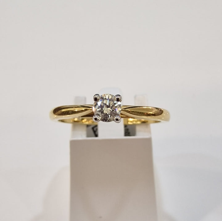 18ct Yellow Gold Solitaire Diamond Ring